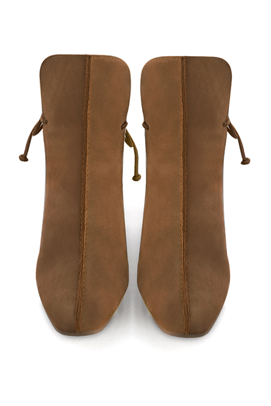 Caramel brown women's ankle boots with laces at the back. Square toe. Medium block heels. Top view - Florence KOOIJMAN